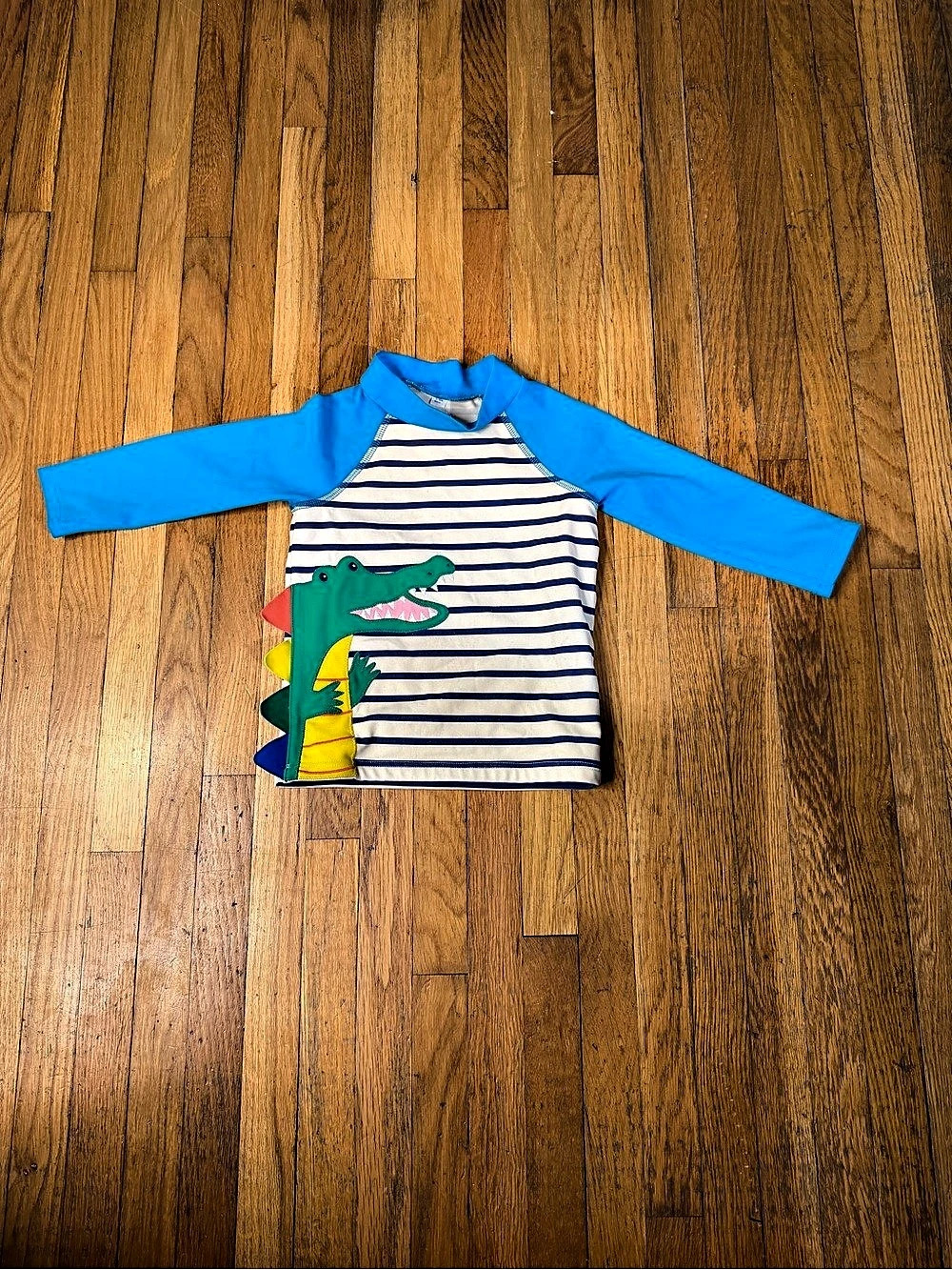 Boden Baby 12/18 Alligator rashguard
